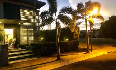 Pre-ownhed modern r house for sale inside the Mansions South Forbes