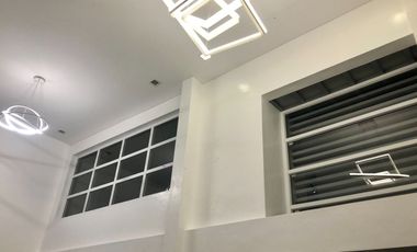 Pre-ownhed modern r house for sale inside the Mansions South Forbes