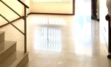 Alquilo Casa Ciudad Celeste 2 plantas  ESQUINERA primeras etapas.