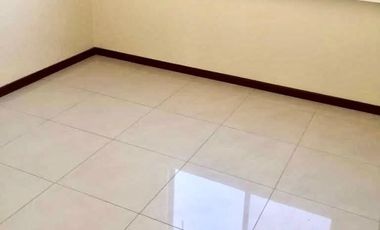 Alquilo Casa Ciudad Celeste 2 plantas  ESQUINERA primeras etapas.