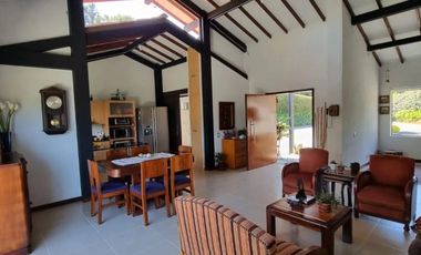 HERMOSA CASA CAMPETRE CON LOTE EN UNIDAD CERRADA