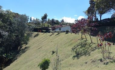 HERMOSA CASA CAMPETRE CON LOTE EN UNIDAD CERRADA