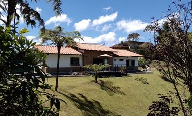 HERMOSA CASA CAMPETRE CON LOTE EN UNIDAD CERRADA