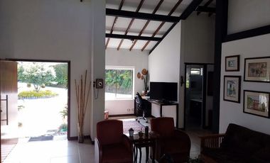 HERMOSA CASA CAMPETRE CON LOTE EN UNIDAD CERRADA
