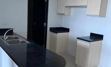 SOLSTICE50XXT1: For Sale Un Furnished 3BR Unit with Maid's Room and Balcony in Solstice Tower, Makati City