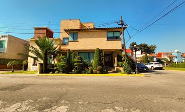 Casa en venta en metepec amplia en fraccionamiento Nogales, segura ideal para familias grandes