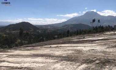 Venta de terreno en Otavalo sector Gualsaqui, 2200 m2