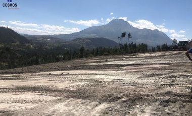 Venta de terreno en Otavalo sector Gualsaqui, 2200 m2