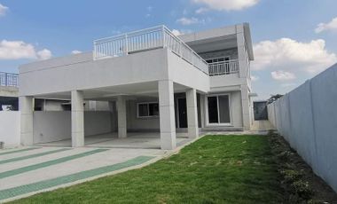 *NEWLY CONSTRUCTED TWO STOREY HOUSE WITH POOL FOR SALE IN PORAC