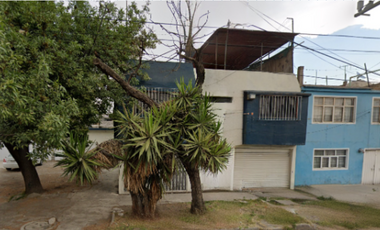 Venta de Casa en Av Circunvalacion Oriente 188 Jardines de Santa Clara Ecatepec./ Recuperación Bancaria