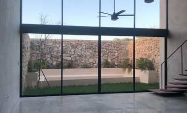 RENTA MODERNA VILLA EN TEMOZÓN NORTE, VILLA SIN MUEBLES., RENTA