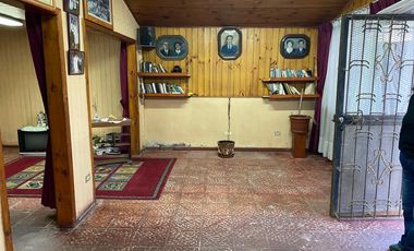 SE VENDE CASA CON AMPLIO TERRENO EN LO GALLARDO