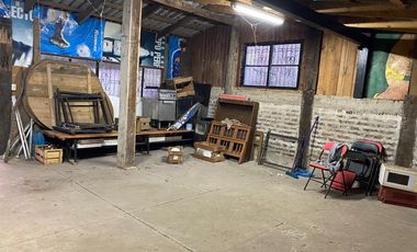 SE VENDE CASA CON AMPLIO TERRENO EN LO GALLARDO