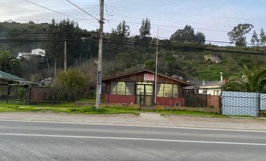 SE VENDE CASA CON AMPLIO TERRENO EN LO GALLARDO