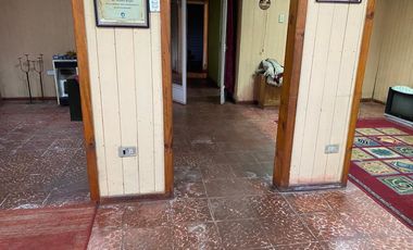 SE VENDE CASA CON AMPLIO TERRENO EN LO GALLARDO