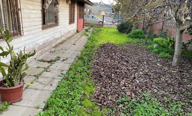 SE VENDE CASA CON AMPLIO TERRENO EN LO GALLARDO