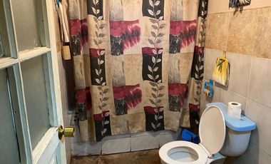 SE VENDE CASA CON AMPLIO TERRENO EN LO GALLARDO