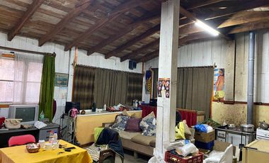 SE VENDE CASA CON AMPLIO TERRENO EN LO GALLARDO