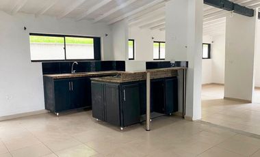 PR16952 Arriendo de casa en el sector Alto de Palmas
