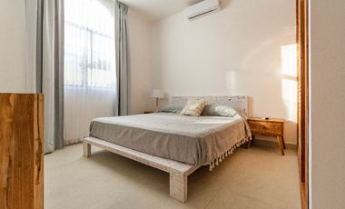 Preciosa casa enorme con muebles y acabados ideales, 5 recámaras más casita aparte