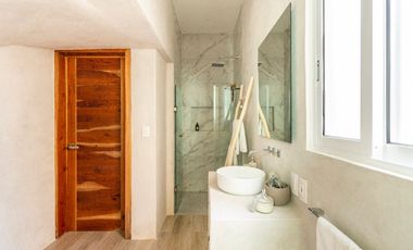 Preciosa casa enorme con muebles y acabados ideales, 5 recámaras más casita aparte