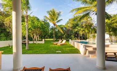 Preciosa casa enorme con muebles y acabados ideales, 5 recámaras más casita aparte