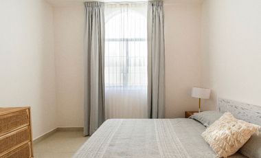 Preciosa casa enorme con muebles y acabados ideales, 5 recámaras más casita aparte