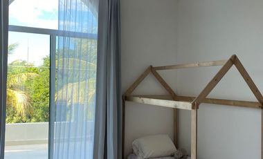 Preciosa casa enorme con muebles y acabados ideales, 5 recámaras más casita aparte