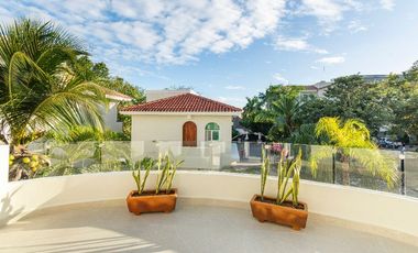 Preciosa casa enorme con muebles y acabados ideales, 5 recámaras más casita aparte