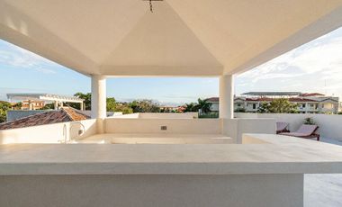 Preciosa casa enorme con muebles y acabados ideales, 5 recámaras más casita aparte