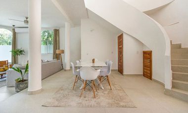 Preciosa casa enorme con muebles y acabados ideales, 5 recámaras más casita aparte