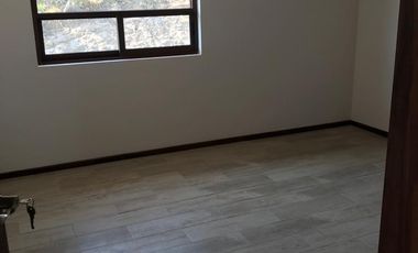 Venta de Casa en Lago Esmeralda