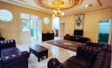 Sewa Villa di Kota Bunga Little Venice Puncak