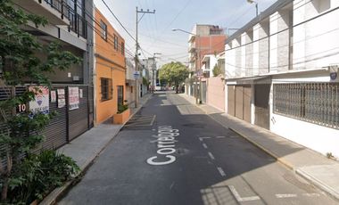 Atención Inversionistas!! venta de Casa en Rematel, Col. Ciudad de Los Deportes, Benito Juárez.