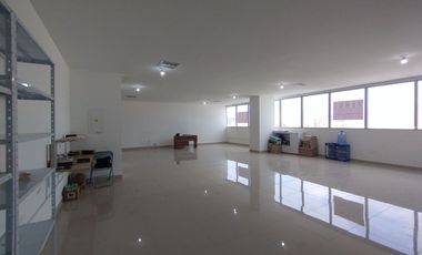 Oficina en arriendo en Alto Prado.