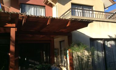 Ciudad satélite, Maipú Se vende cómoda casa 2 pisos, 3 D walking closet, excelente conectivdad