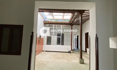 Se Arrienda o se Vende Casa en Cabecera cra 33a - Buacaramanga