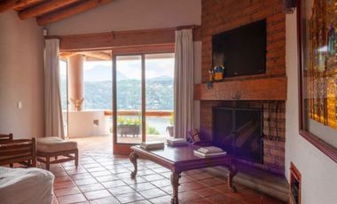 CASA VALLESANA EN VENTA CON VISTA AL LAGO.