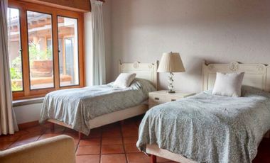 CASA VALLESANA EN VENTA CON VISTA AL LAGO.