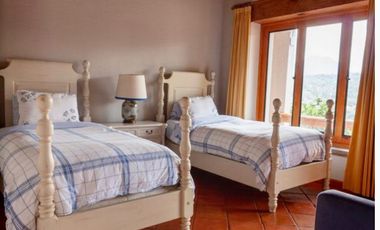 CASA VALLESANA EN VENTA CON VISTA AL LAGO.