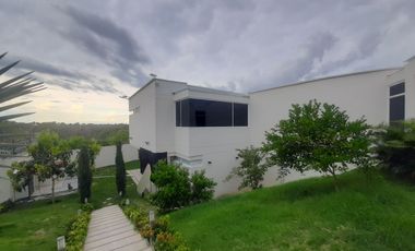 Se vende hermosa casa en conjunto cerrado al oriente de la ciudad de Neiva