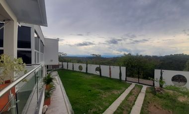 Se vende hermosa casa en conjunto cerrado al oriente de la ciudad de Neiva