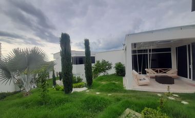 Se vende hermosa casa en conjunto cerrado al oriente de la ciudad de Neiva