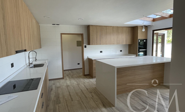 Amplia Casa En Los Notros De Curiñanco