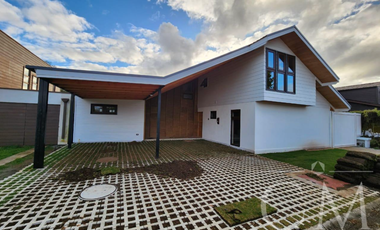 Amplia Casa En Los Notros De Curiñanco