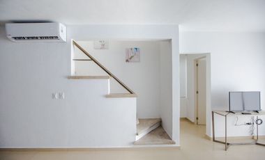 Venta de Amplia Penthouse de 175 m² en Centro Playa del Carmen con Rooftop y Jacuzzi Privada