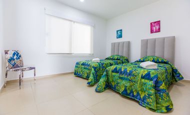 Venta de Amplia Penthouse de 175 m² en Centro Playa del Carmen con Rooftop y Jacuzzi Privada