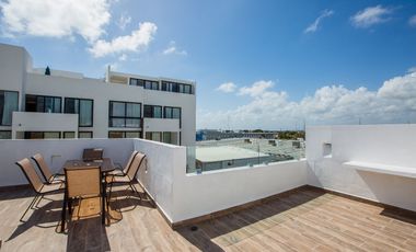 Venta de Amplia Penthouse de 175 m² en Centro Playa del Carmen con Rooftop y Jacuzzi Privada