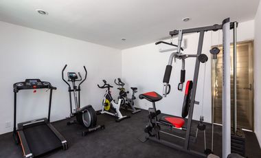 Venta de Amplia Penthouse de 175 m² en Centro Playa del Carmen con Rooftop y Jacuzzi Privada