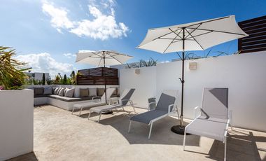 Venta de Amplia Penthouse de 175 m² en Centro Playa del Carmen con Rooftop y Jacuzzi Privada